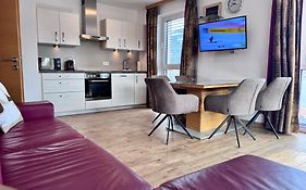 Apartment V - Asr 13